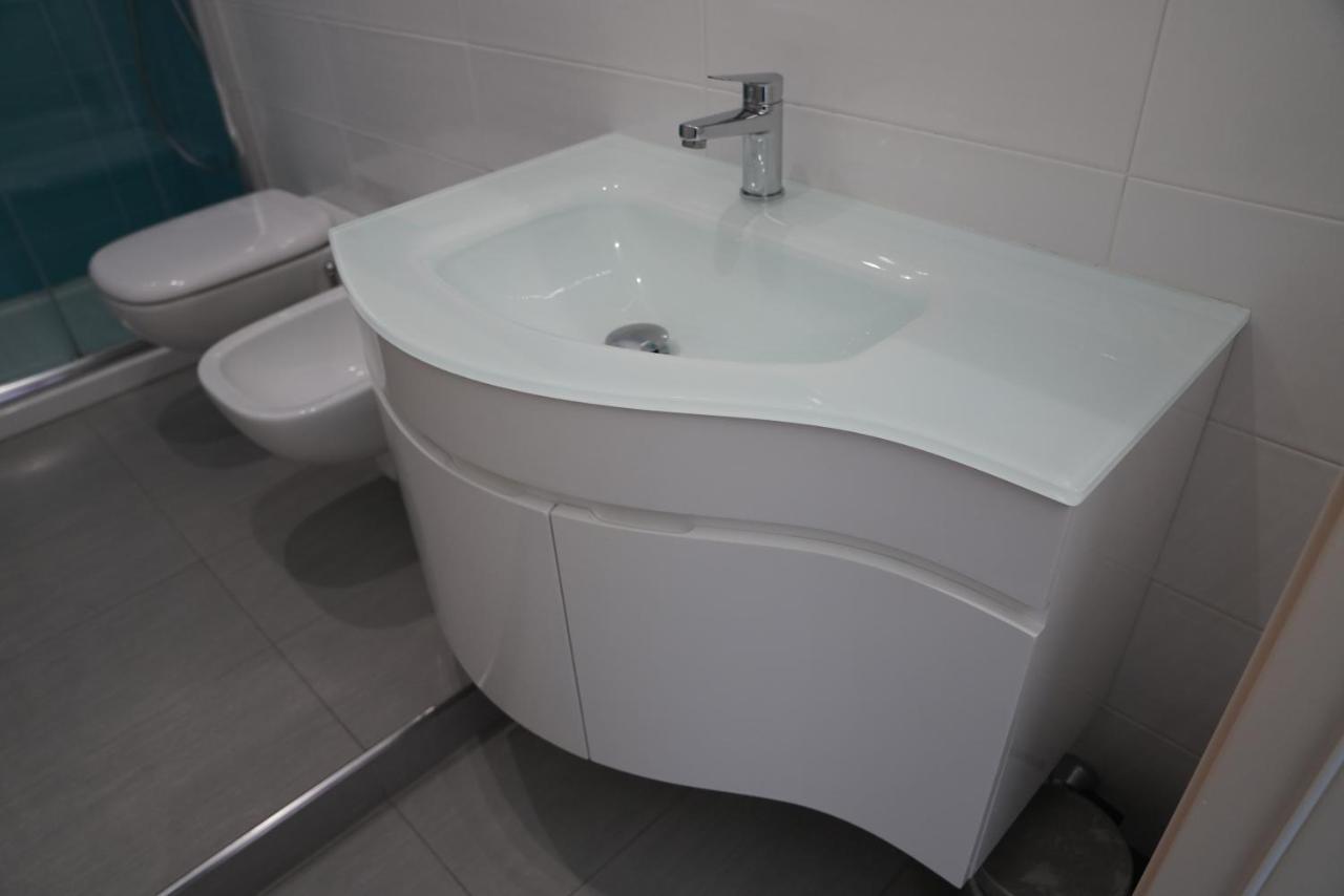 Guest House Emily Suites Сорренто Экстерьер фото