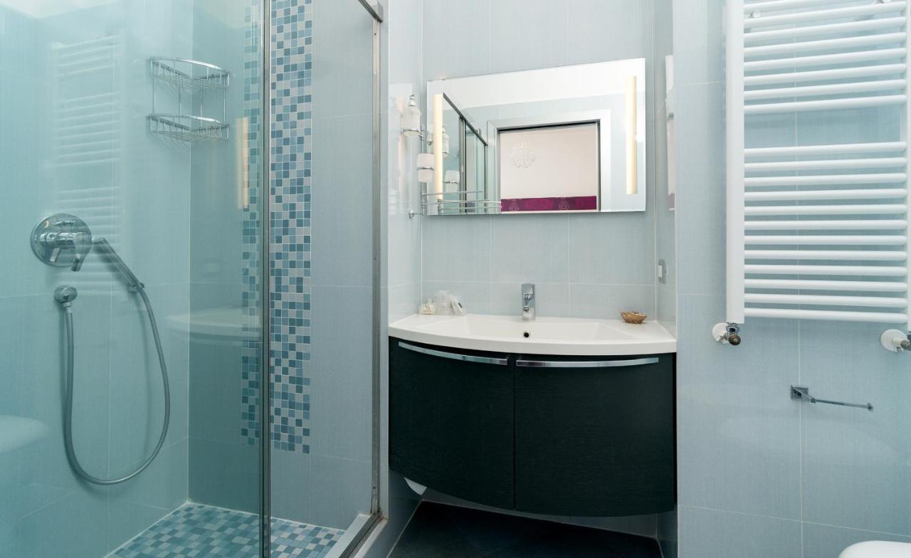 Guest House Emily Suites Сорренто Экстерьер фото